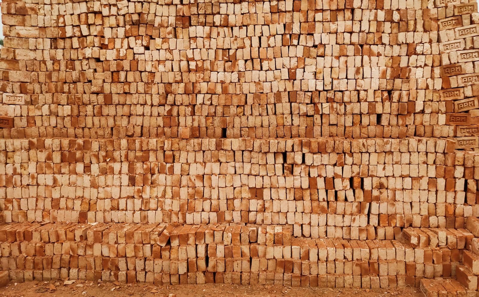 Кирпич и блоки, 200х300х600 мм